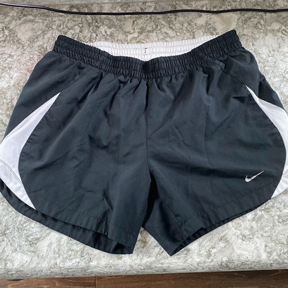 Nike women running shorts Sz S black & white Ex Cond